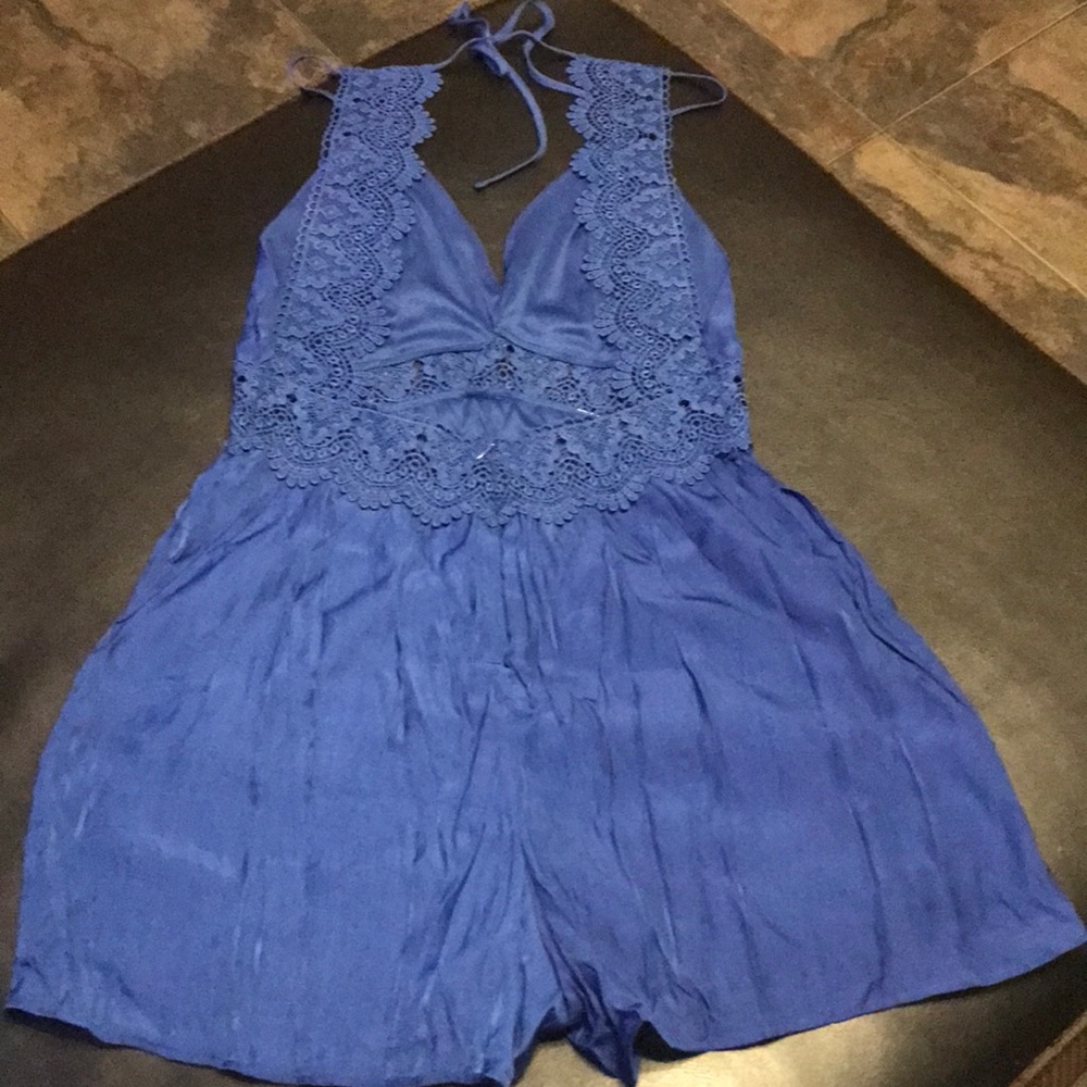 Sexy elegant beachwear dinner date or out on an outing with the girls 😊 Love 🍃